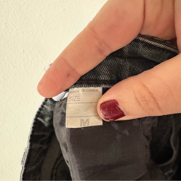 Gray Button Fly Asymmetrical Zip Long Shorts print Floral Modern Street Med NEW - Picture 7 of 13